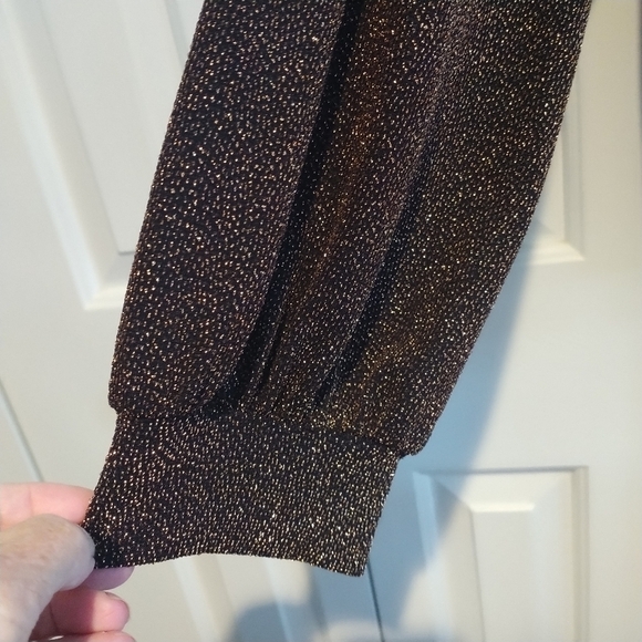 Karen Kane Red Ahead Front Twist Top Gold/Copper XL - Picture 10 of 12